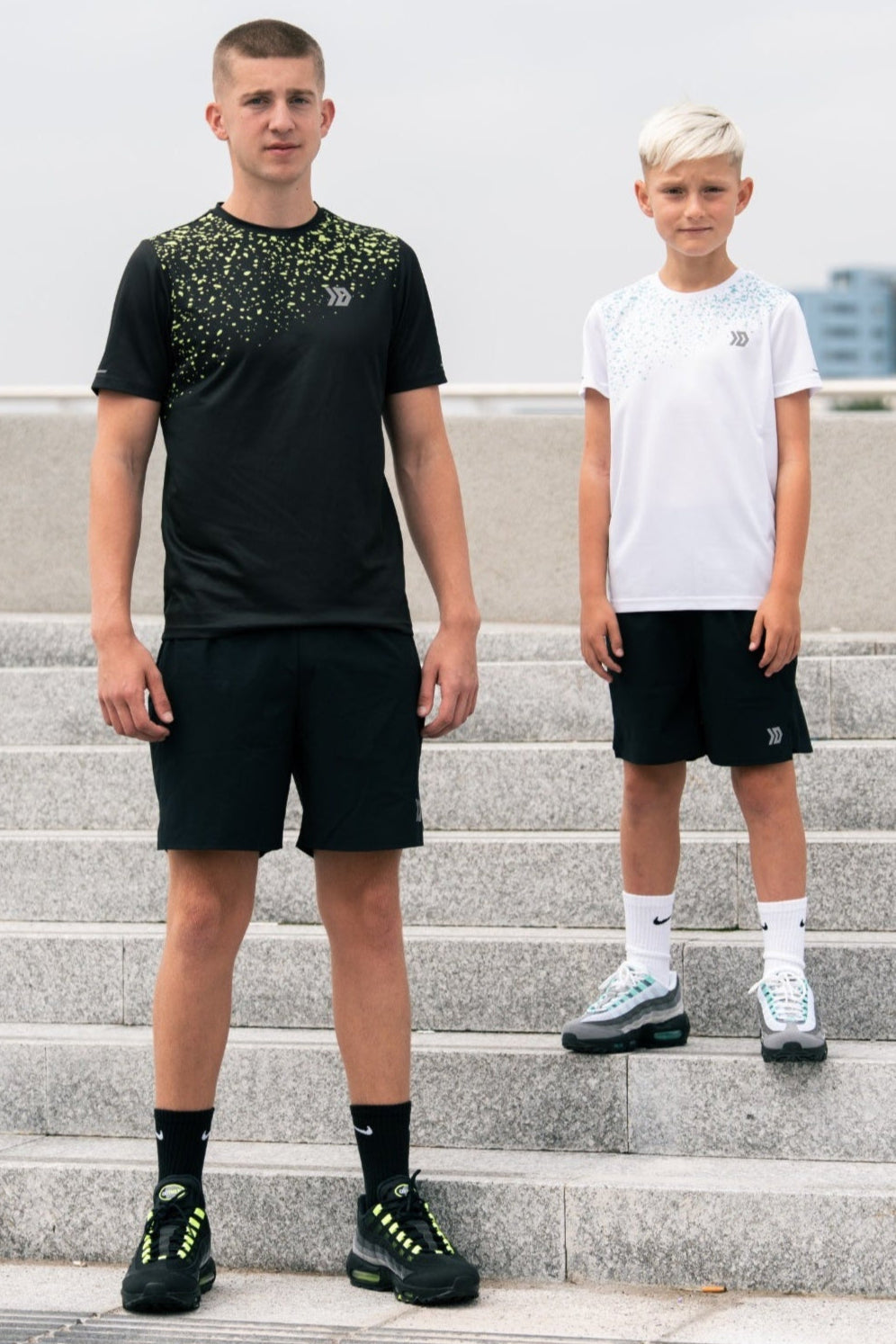 Juniors Splatter T-shirt - White/Aqua