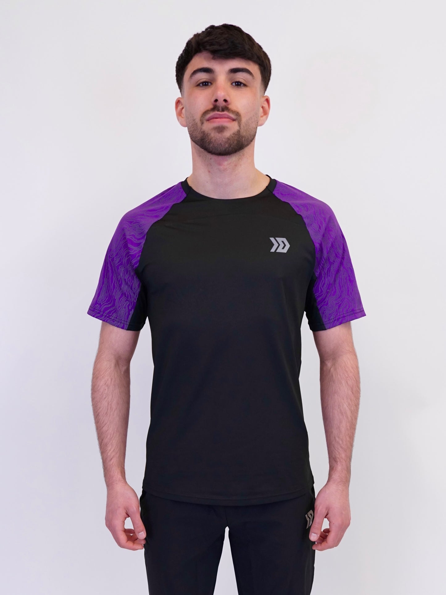 Aura T-shirt - Black / Purple