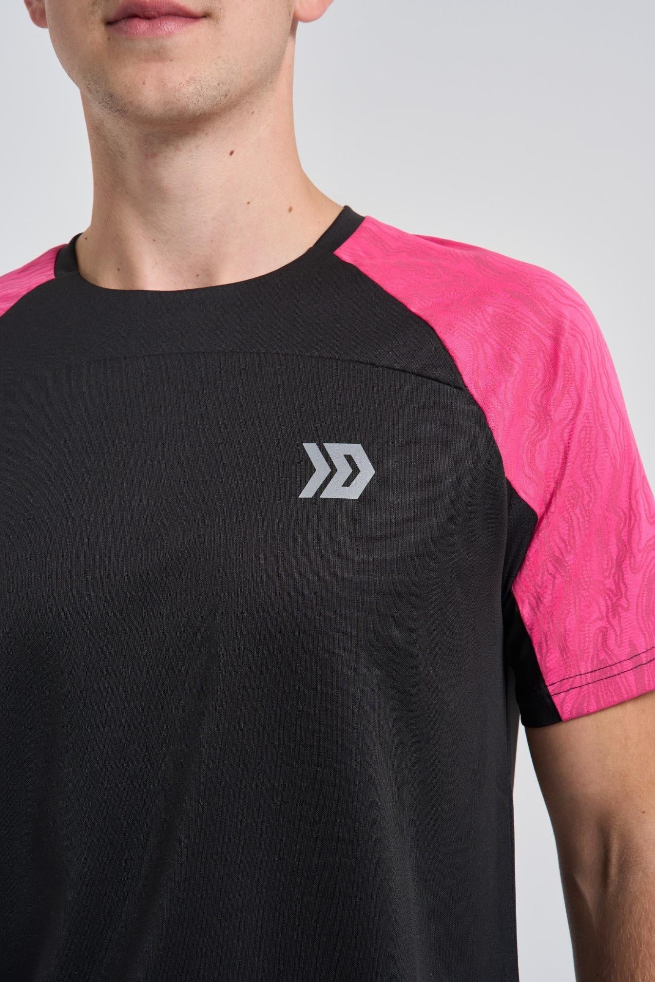Vorley T-shirt - Black/Pink